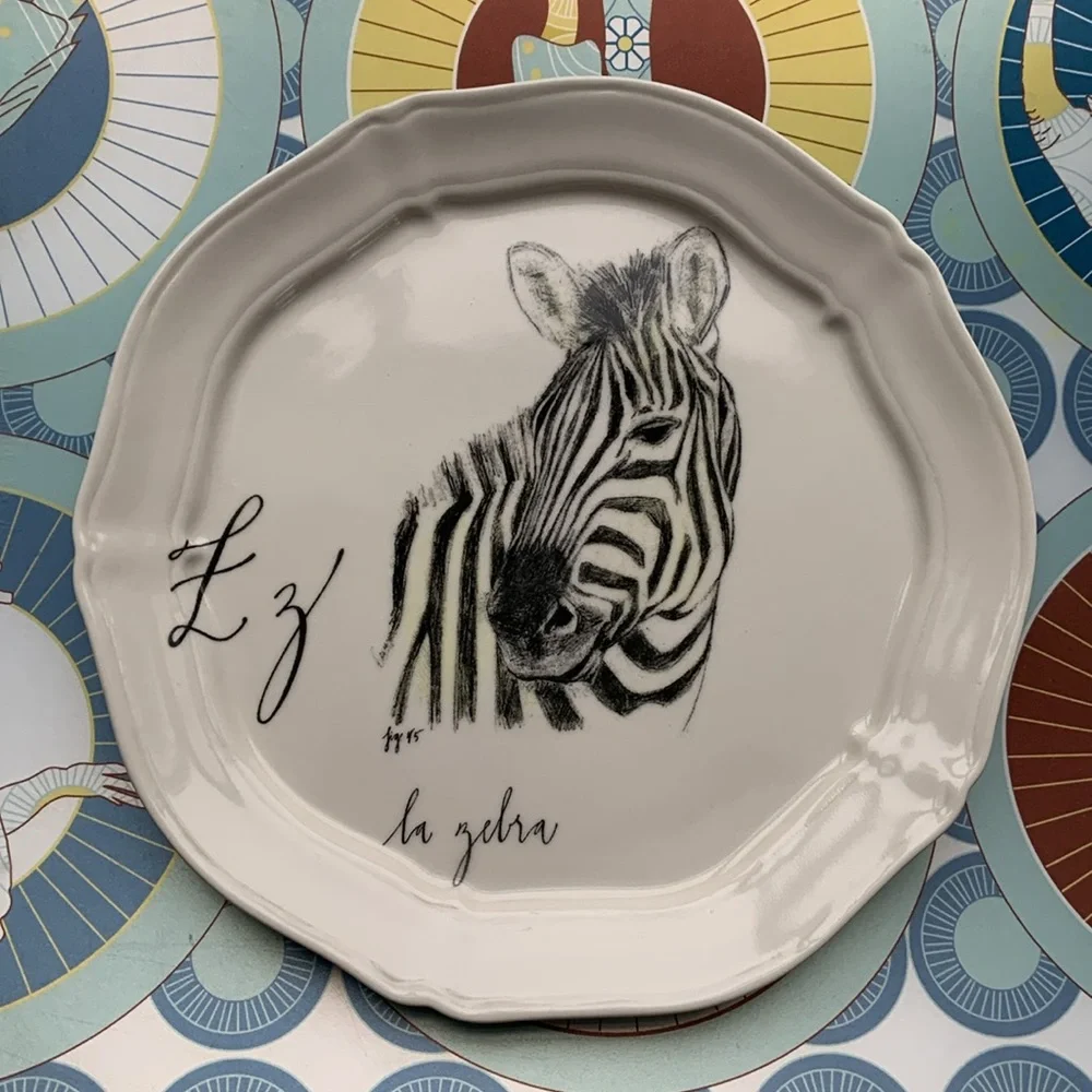 🦓 ZEBRA Very Rare Anthropologie Calligrapher Monogram Canape Plate Z La Zebra